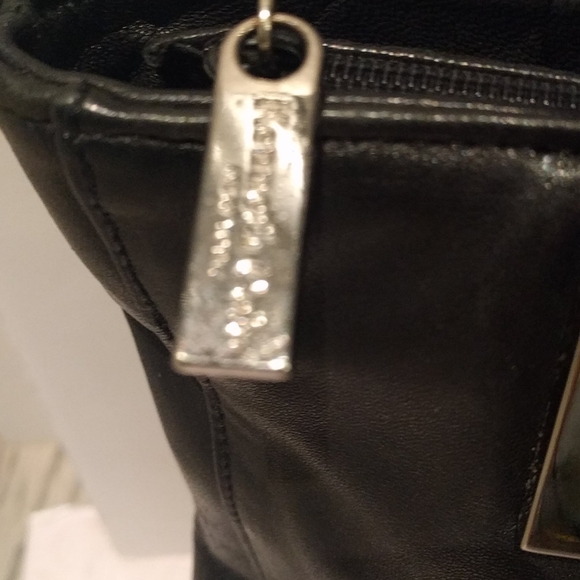 🌸 Beautiful genuine leather bag by Kenneth Cole - Picture 4 of 8